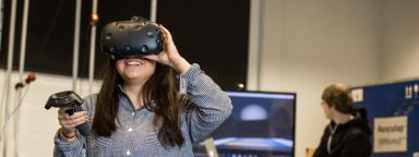 Students trial virtual reality simulators in the lab