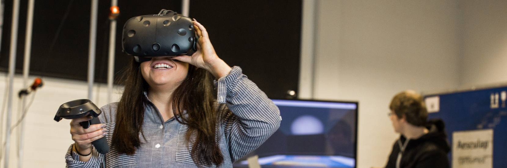 Students trial virtual reality simulators in the lab