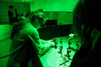 Postgraduate in computer lab: Quantum Photonics