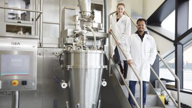 CBE student in laboratory 