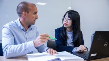 Academic speaking with student - CPLE
