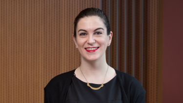 Portrait photo/ head shot of Dr Meredith Warren 