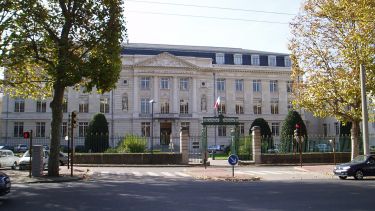 Exterior photo of École nationale d'ingénieurs de Saint-Étienne.