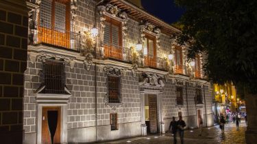 Universidad de Granada at night