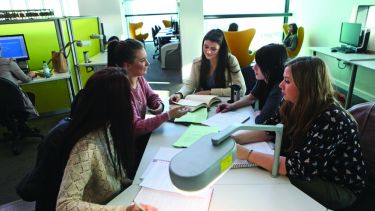 EDU - students working together