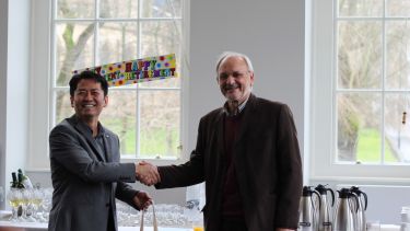 Professor Peter Houston with Professor Chee Hing
