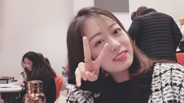 Photo of MSc Business Finance and Economics student Bingxin Shi in her class