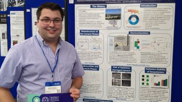 Dan Geddes with the Best Poster award at MRE 2020