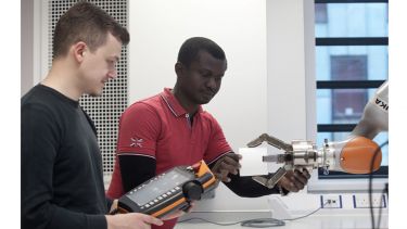 SR - Robotic Arm & People