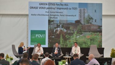 Professor Doina Petrescu presents at the Green Cities Forum in Brasov, Romania.