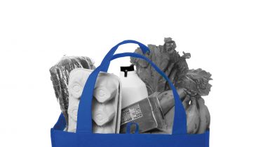 Shopping bag with food