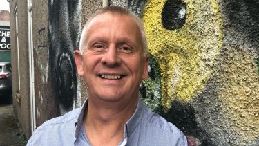 Dr Kevin Thwaites