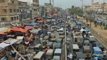 GettyImages-1024287234_Heavy traffic