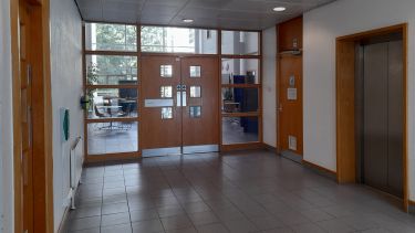 Samuel Fox House (Northern General Hospital) first floor defibrillator location