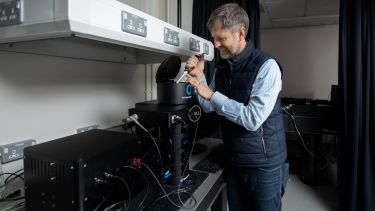 Dr Tim Craggs with the modular instrument EI-FLEX system