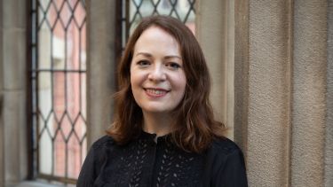 Dr Caoimhe Nic Dháibhéid