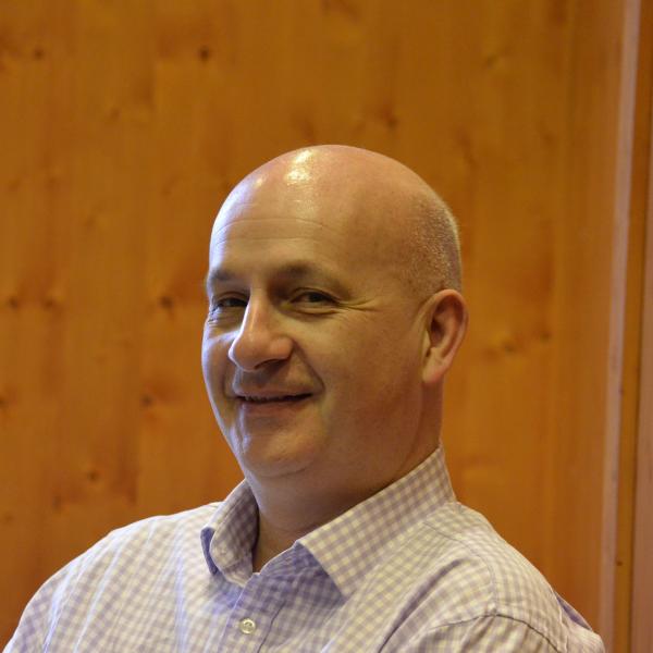 Profile picture of A head and shoulders photograph of Stefan Cantore.