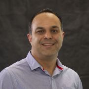 A portrait of Dr Vahid Nekouie