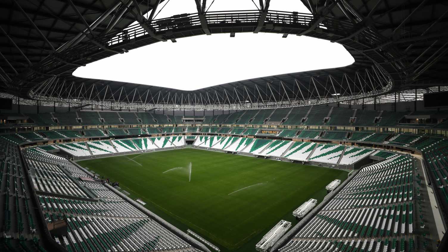 Team behind Qatar 2022 World Cup cooling system receive UK government