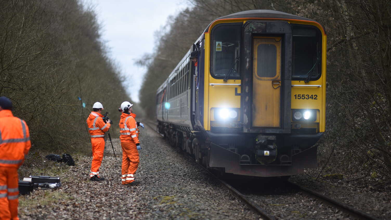 Leaf-busting tech could end rail delays caused by leaves on the line - Vimarsana News